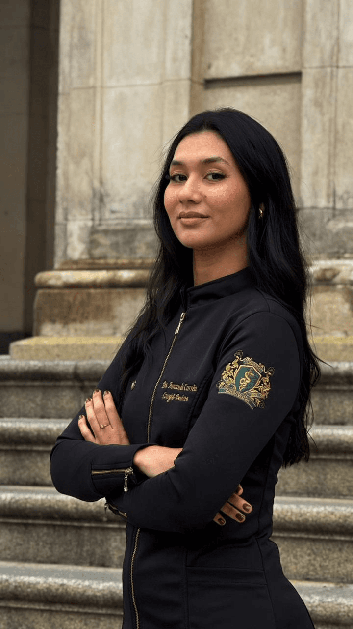 Dra. Amanda Corrêa - Cirurgiã-Dentista